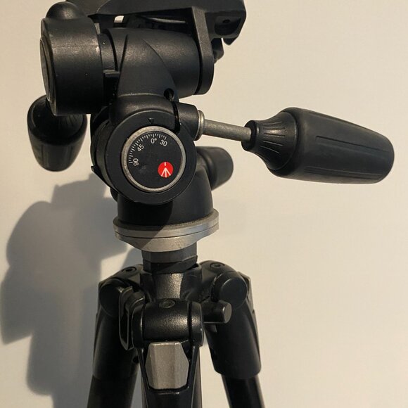 Manfrotto 190 Tripod - Picture 5 of 5